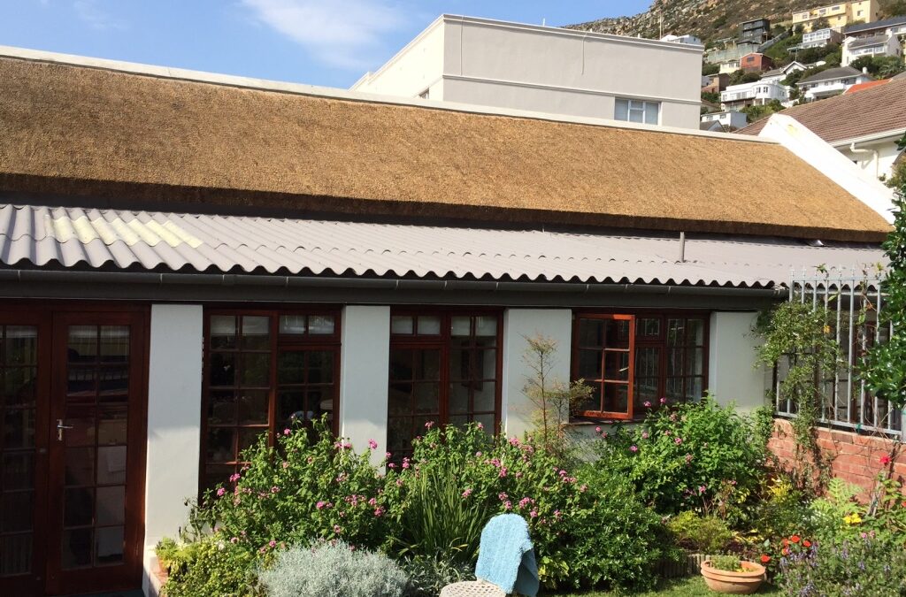 Re-thatch Mountain View Cottages – Fish Hoek